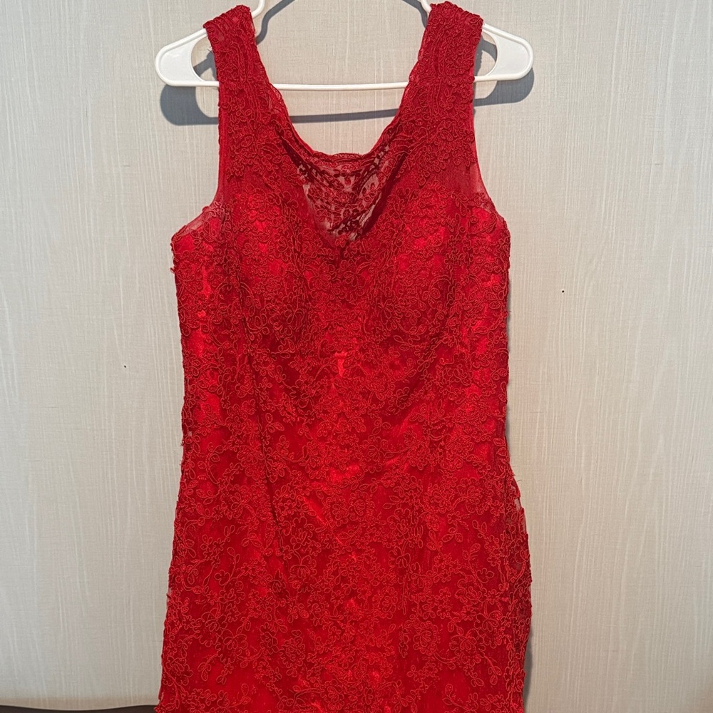 Red Lace Sleeveless Women's Dress